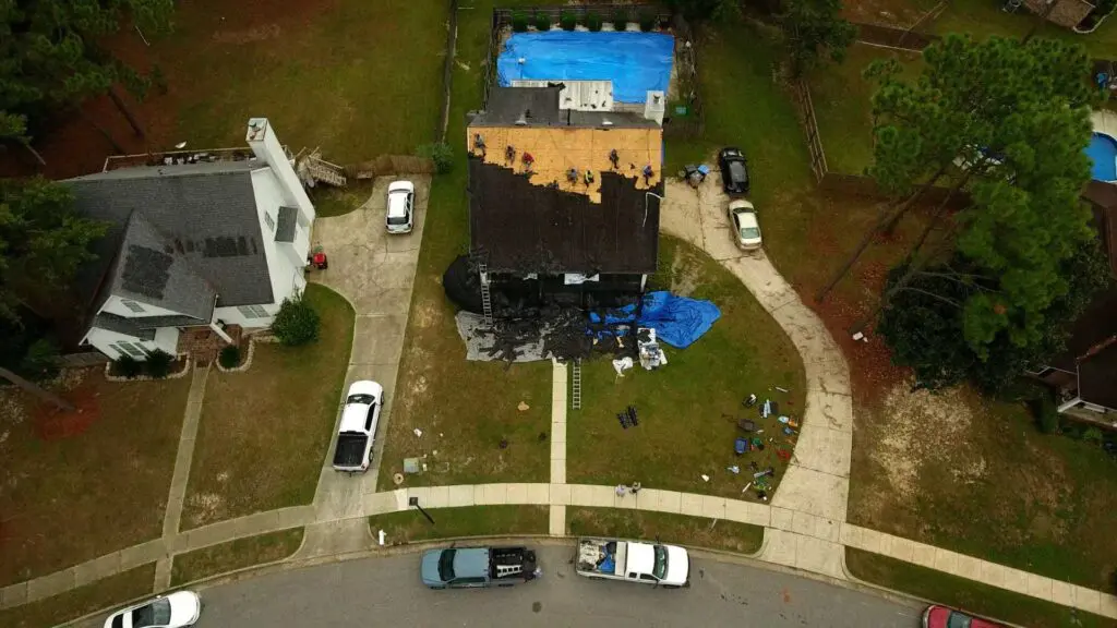 wise builders team performing roof replacement