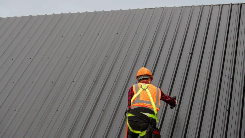 installing metal roof panels