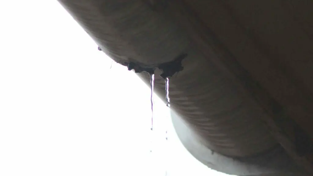 Gutter Leaks