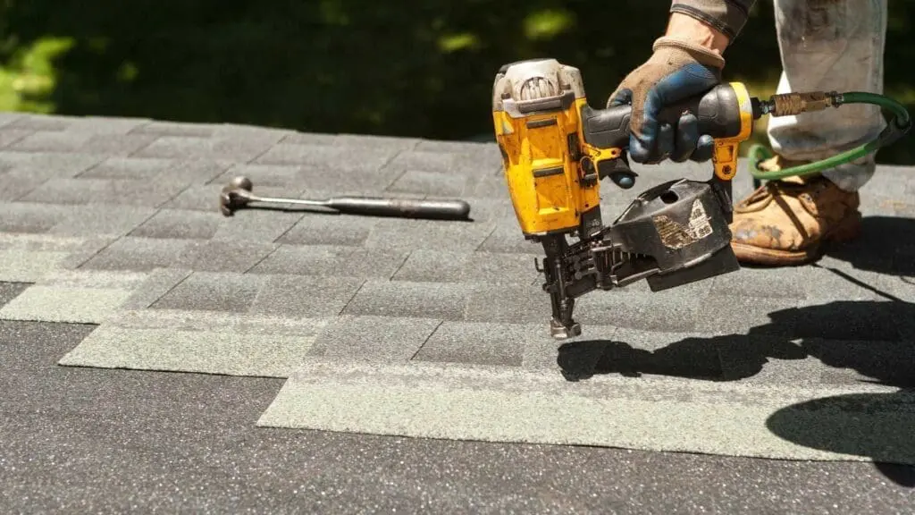 installing an asphalt shingle roof in mobile al