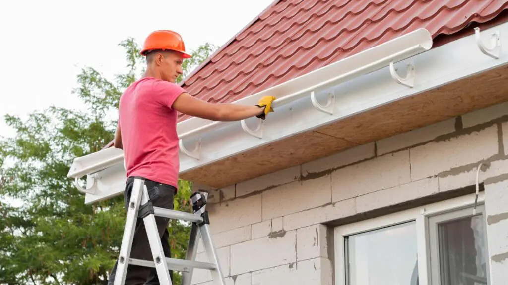 installing seamless gutters