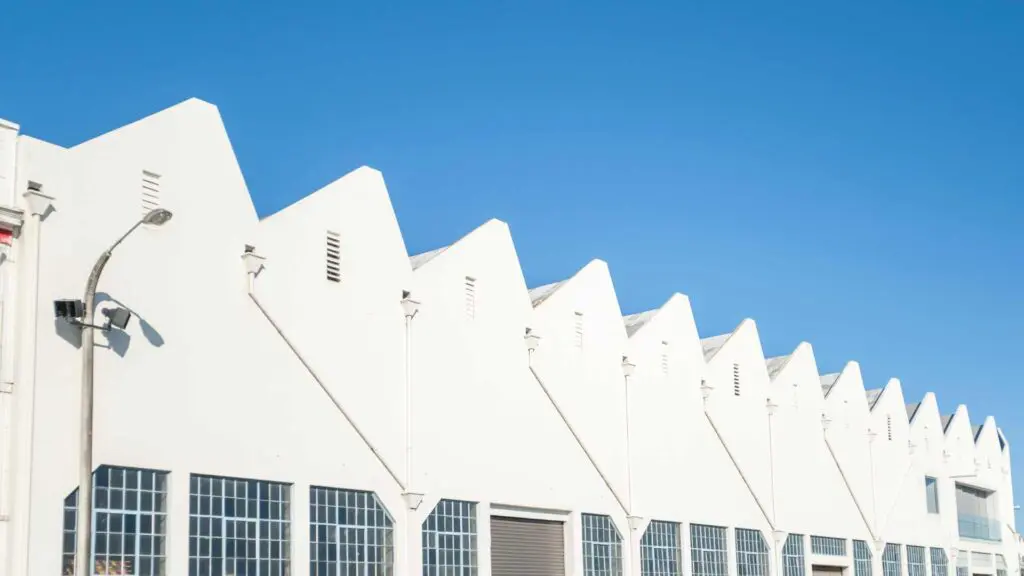 a roof design that looks like sawtooths