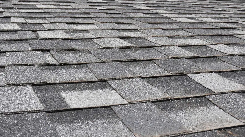 an asphalt shingles roof