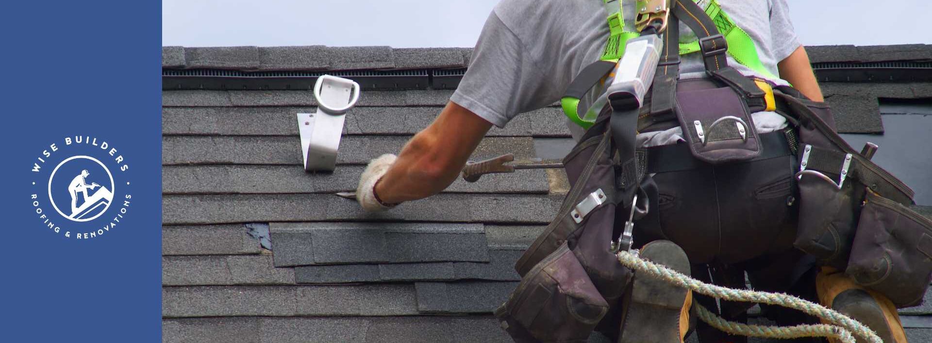 A professional roofer performing a repair on a mobile al home
